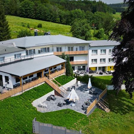 Hotel Berghof Wasserkuppe & Gaestehaus Fuldaquelle Ґерсфельд Екстер'єр фото