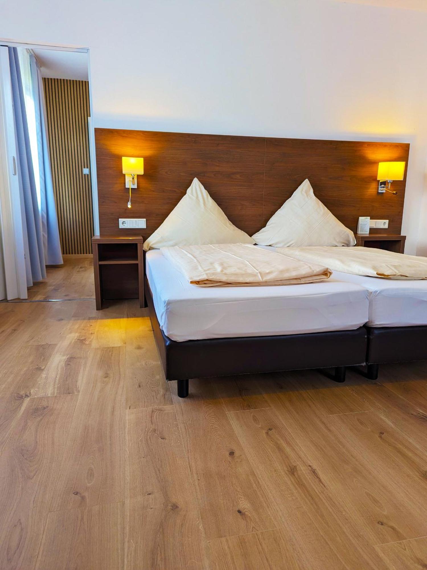 Hotel Berghof Wasserkuppe & Gaestehaus Fuldaquelle Ґерсфельд Екстер'єр фото