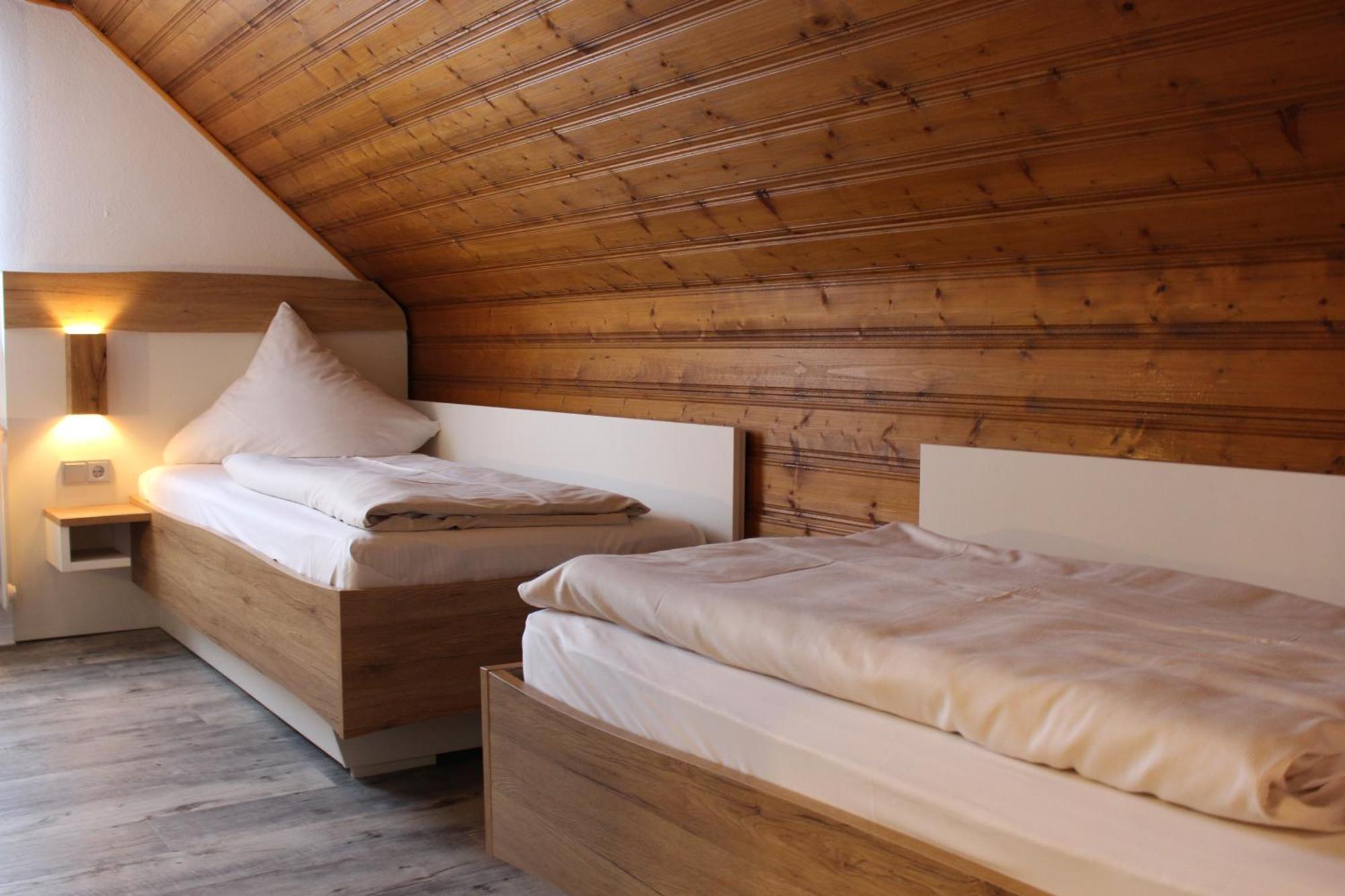 Hotel Berghof Wasserkuppe & Gaestehaus Fuldaquelle Ґерсфельд Екстер'єр фото